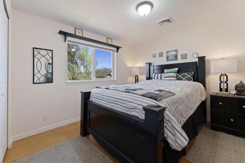 Tiny photo for 3030 NE Stanton Avenue, Bend, OR 97701 (MLS # 220217735)