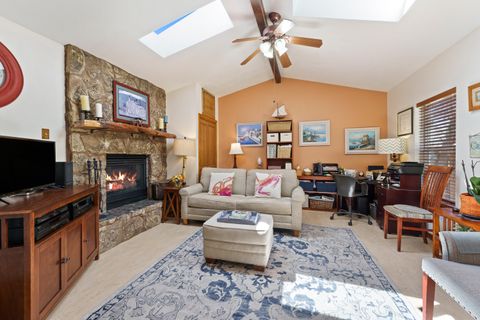 Tiny photo for 3030 NE Stanton Avenue, Bend, OR 97701 (MLS # 220217735)