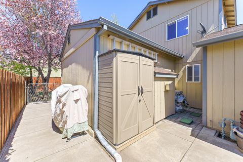 Tiny photo for 3030 NE Stanton Avenue, Bend, OR 97701 (MLS # 220217735)
