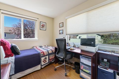 Tiny photo for 3030 NE Stanton Avenue, Bend, OR 97701 (MLS # 220217735)