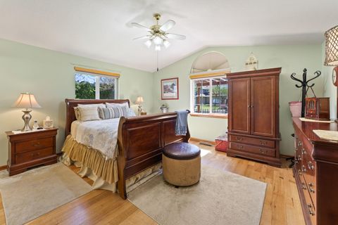 Tiny photo for 3030 NE Stanton Avenue, Bend, OR 97701 (MLS # 220217735)