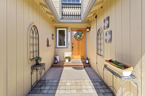 Tiny photo for 3030 NE Stanton Avenue, Bend, OR 97701 (MLS # 220217735)