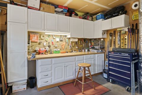 Tiny photo for 3030 NE Stanton Avenue, Bend, OR 97701 (MLS # 220217735)