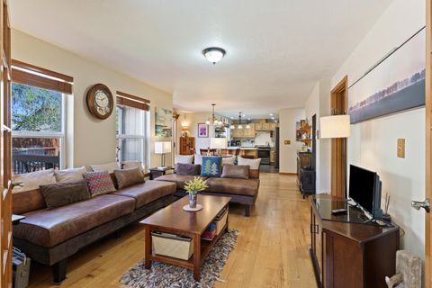 Tiny photo for 3030 NE Stanton Avenue, Bend, OR 97701 (MLS # 220217735)