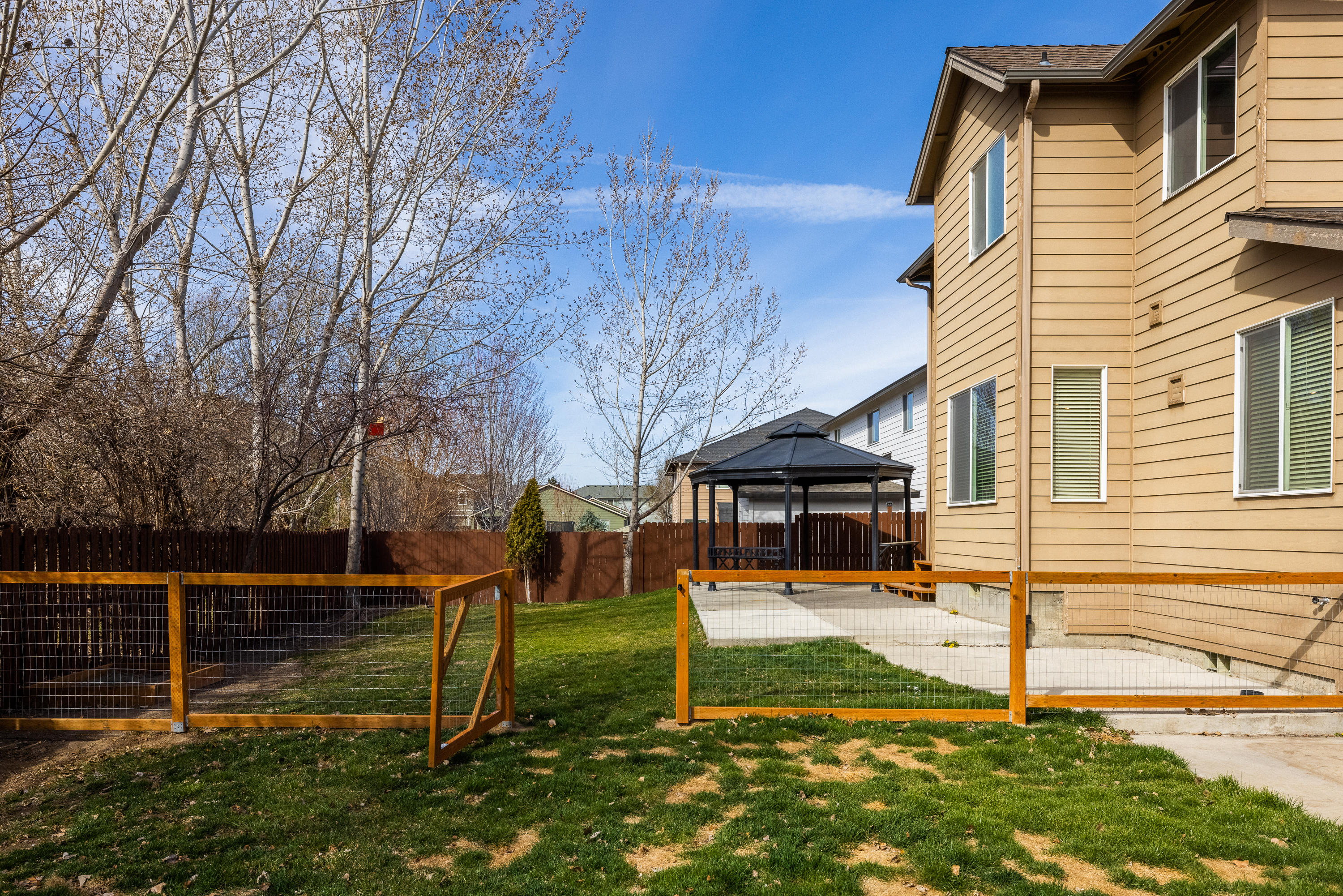 Ni Lah Sha Village - Residential