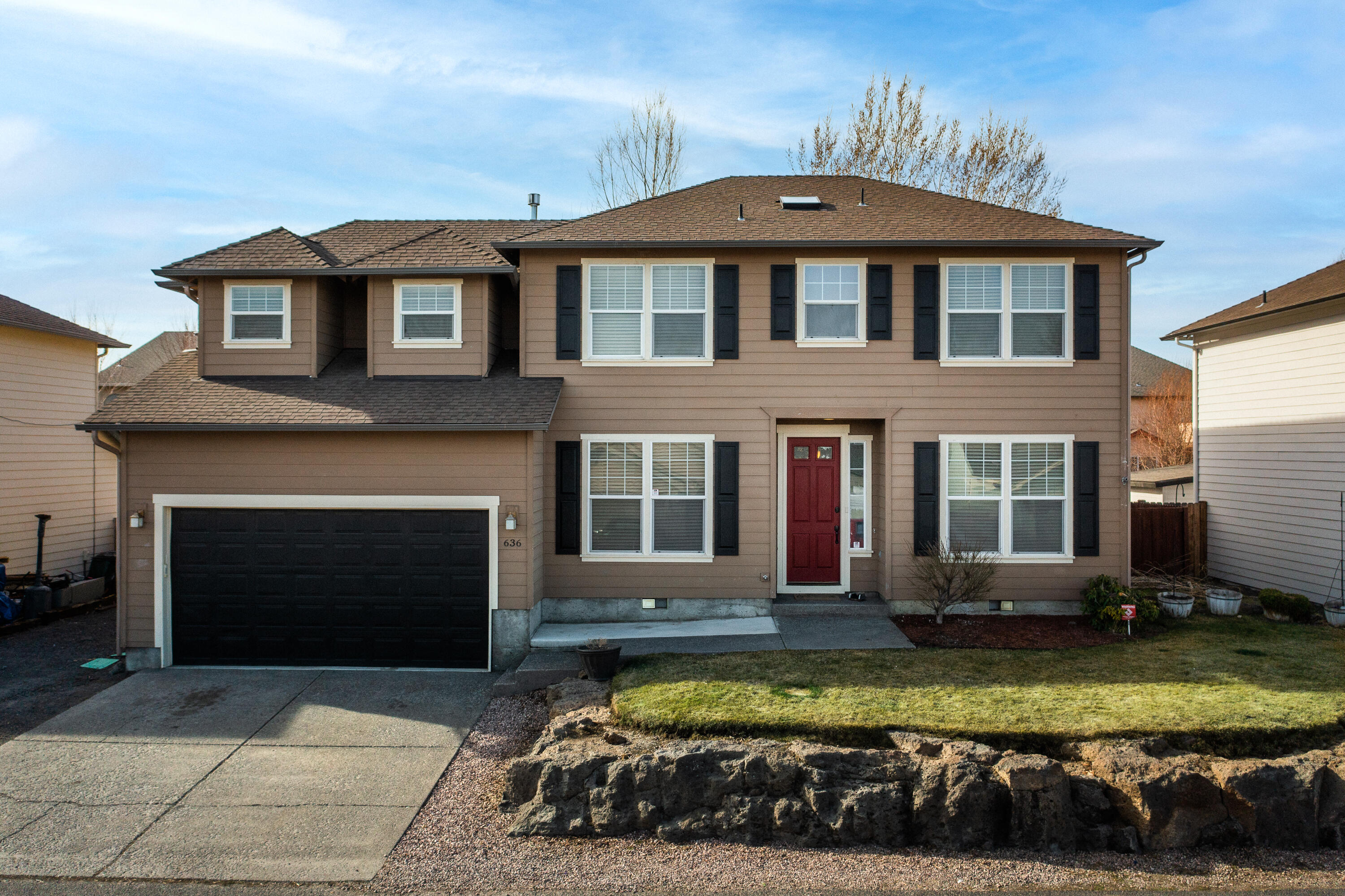 Ni Lah Sha Village - Residential