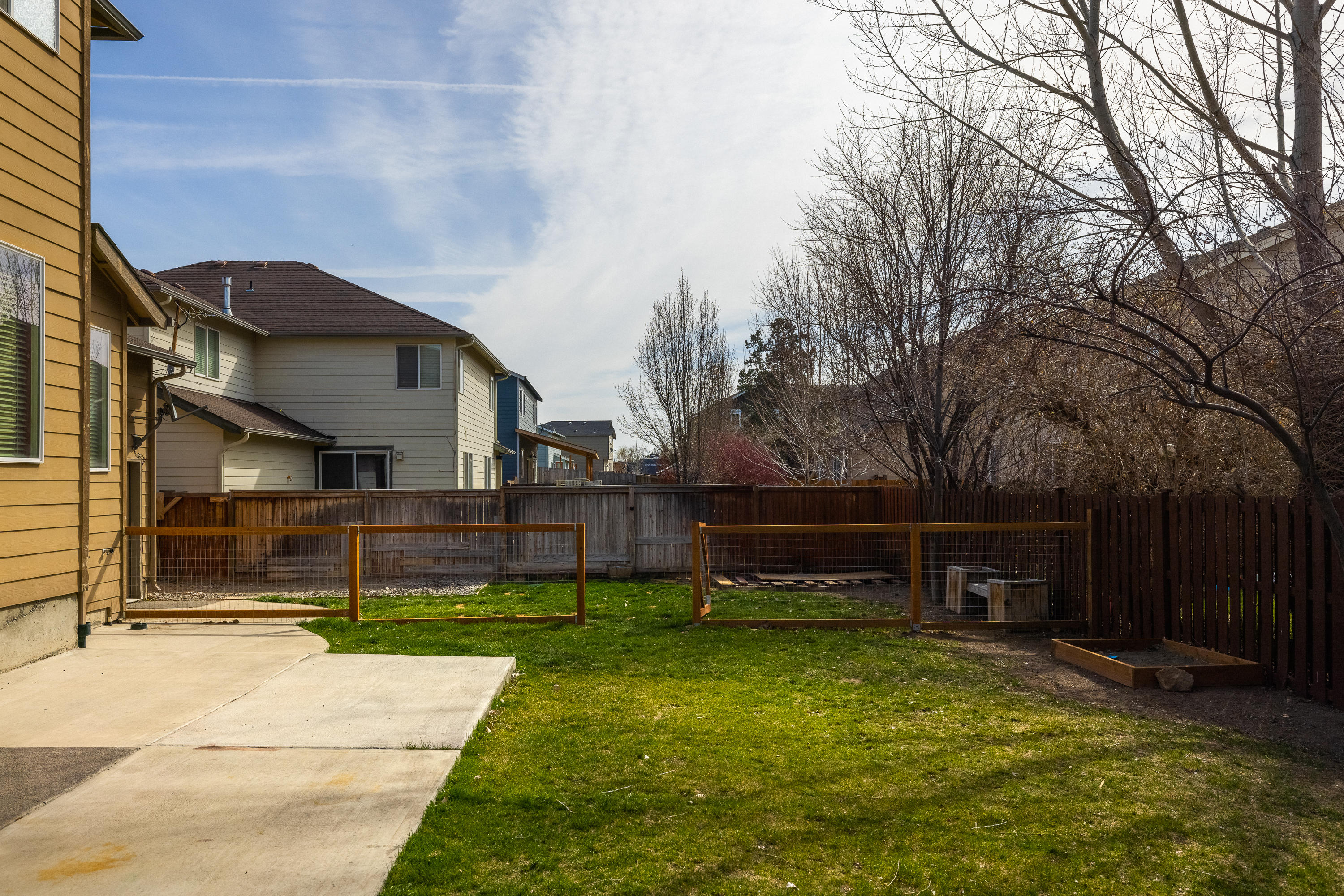 Ni Lah Sha Village - Residential