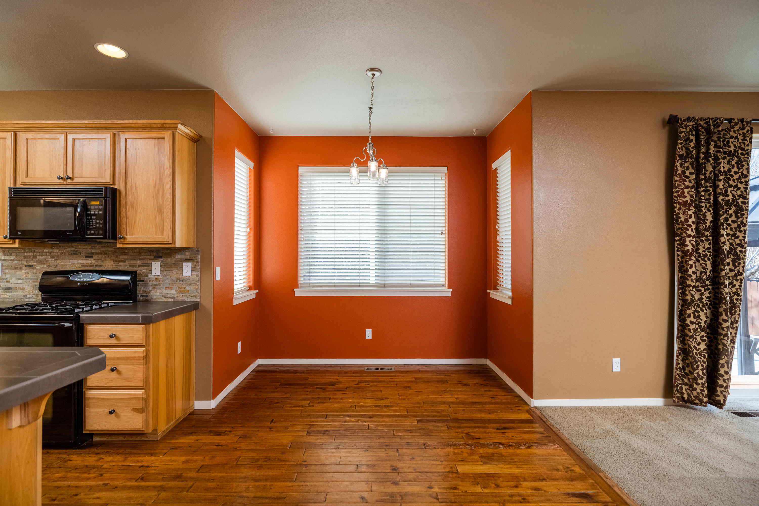 Ni Lah Sha Village - Residential