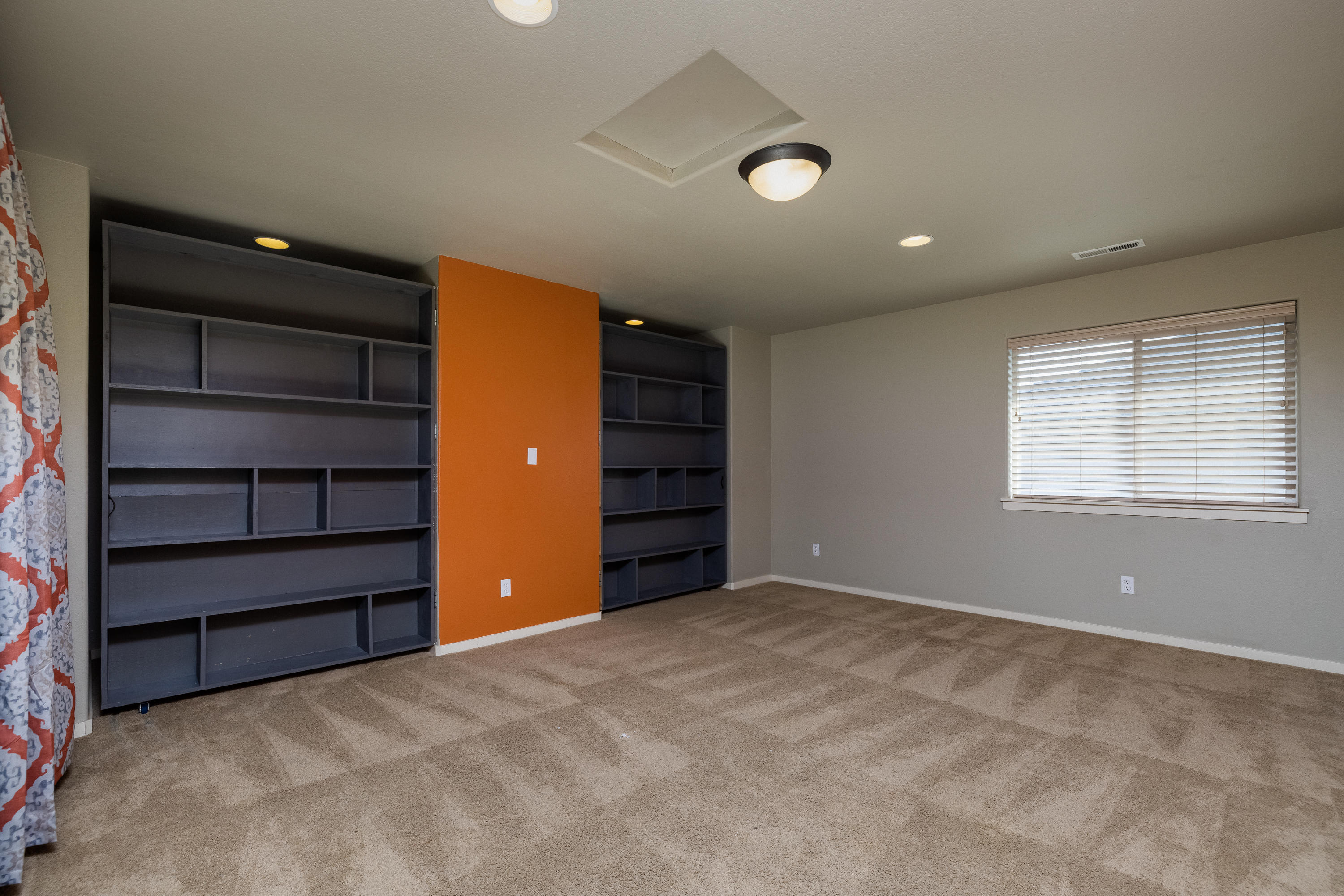 Ni Lah Sha Village - Residential