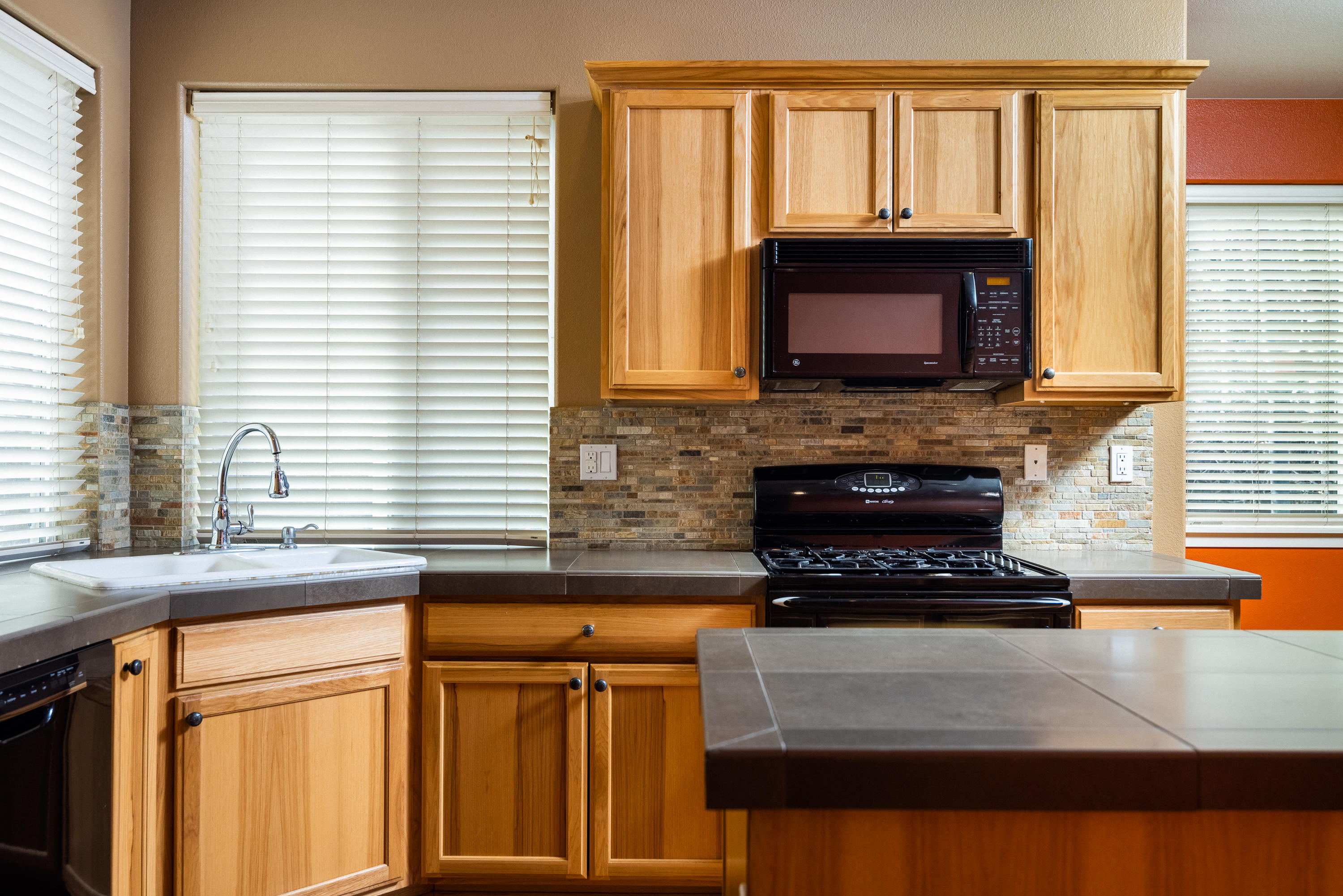 Ni Lah Sha Village - Residential