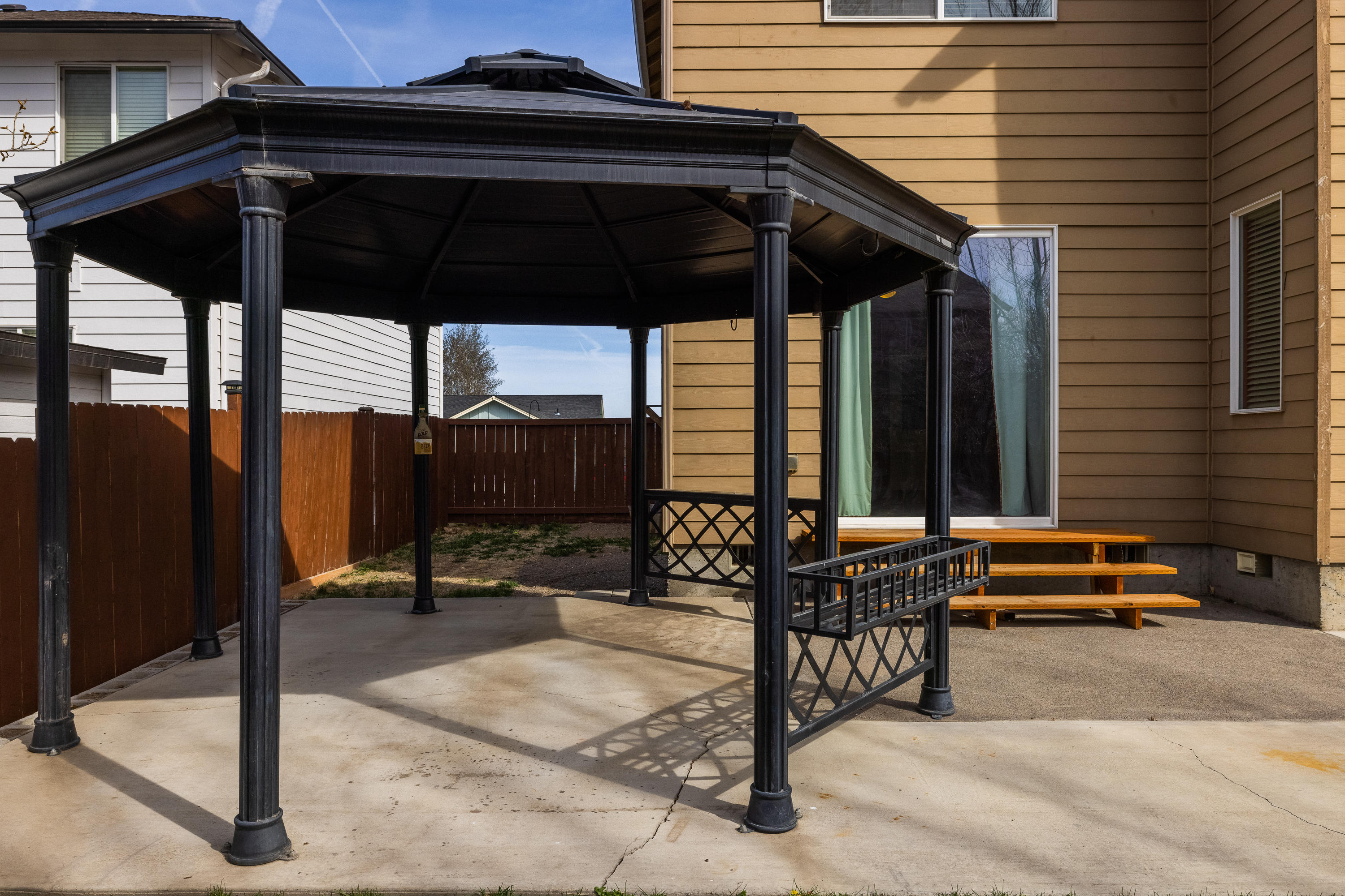 Ni Lah Sha Village - Residential