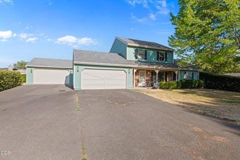Photo of 129 Mace Road, Medford, OR 97501 (MLS # 220228987)