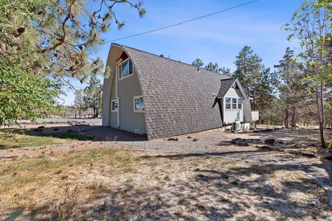 Tiny photo for 2132 SW Culver Highway, Madras, OR 97741 (MLS # 220209655)