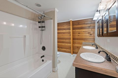 Tiny photo for 2132 SW Culver Highway, Madras, OR 97741 (MLS # 220209655)