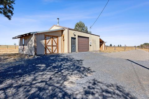 Tiny photo for 2132 SW Culver Highway, Madras, OR 97741 (MLS # 220209655)
