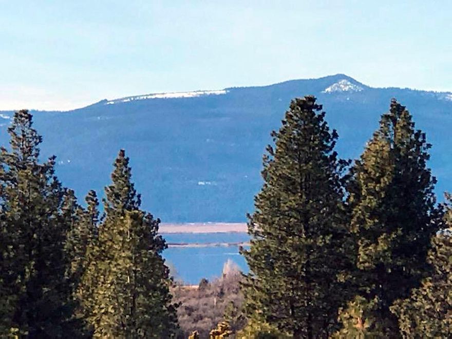 Beautiful 20 acre private home site with Agency Lake and Cascade Mountain views! Zoned R-2! Lots of Aspen Trees and second growth Pines. Fenced on 2 sides. Close to fishing, waterfowl, deer and elk habitat plus endless bird watching! Don't miss this special opportunity! Call Listing Agent for maps.