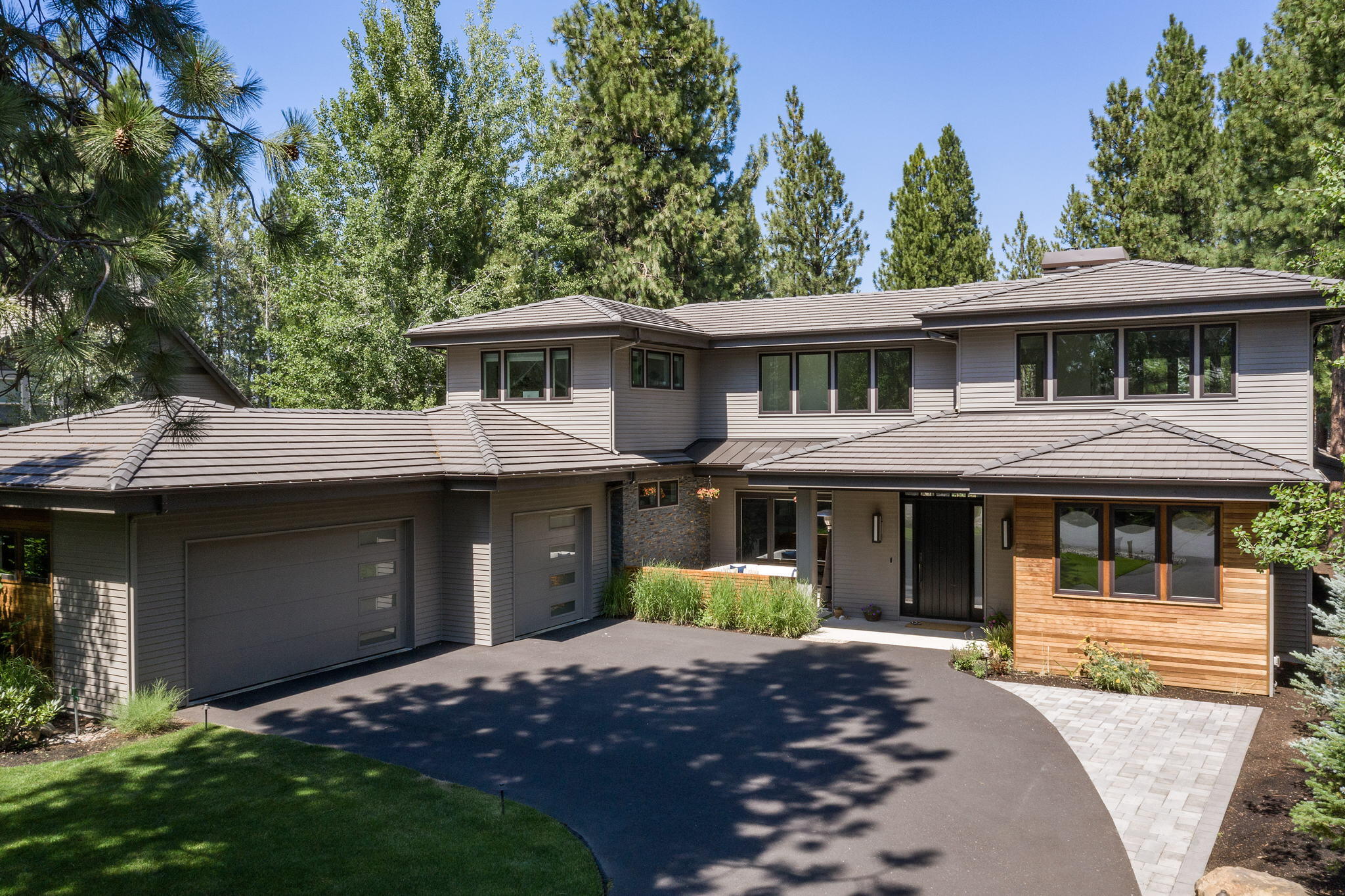 Broken Top - Residential