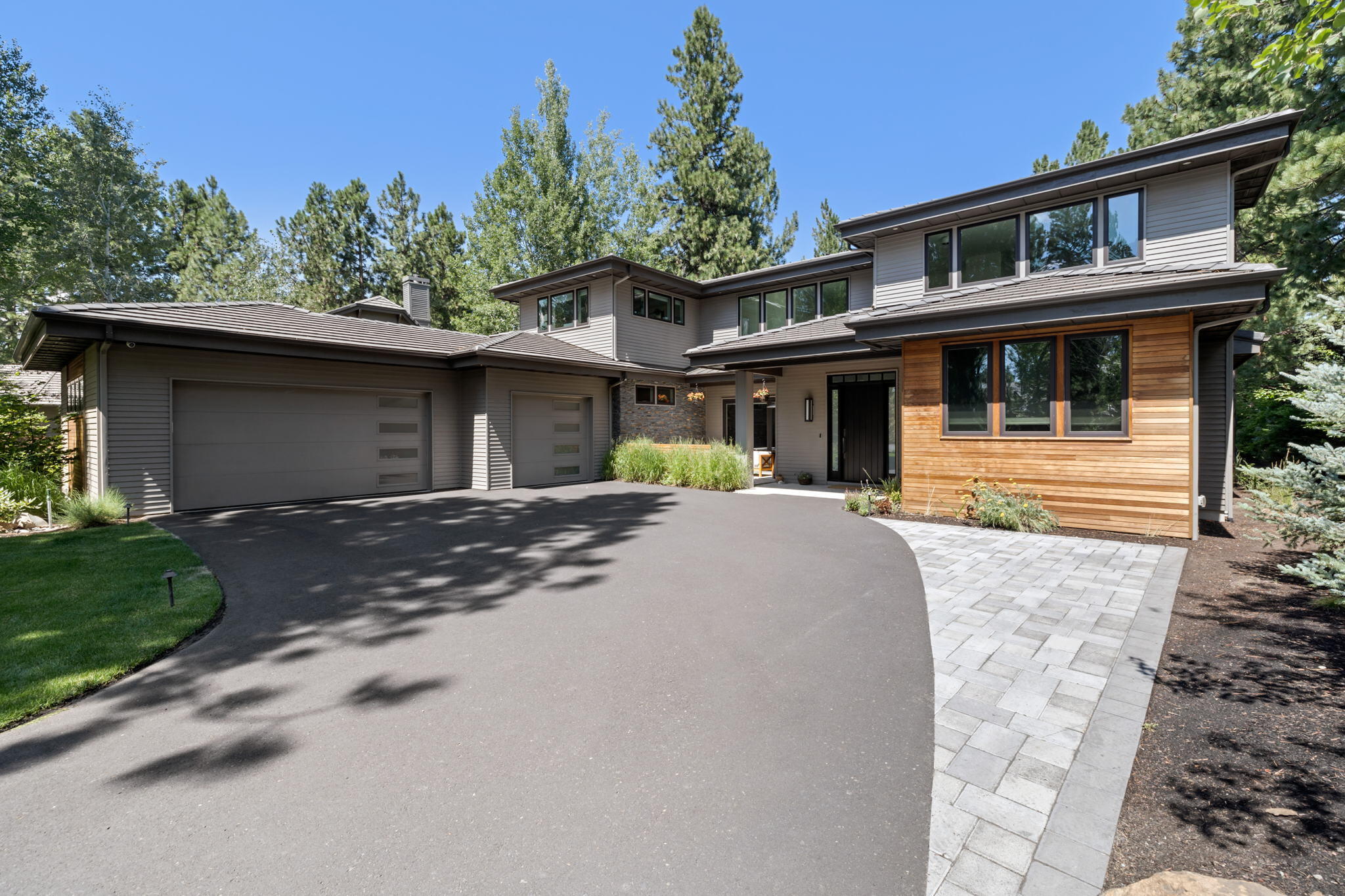 Broken Top - Residential