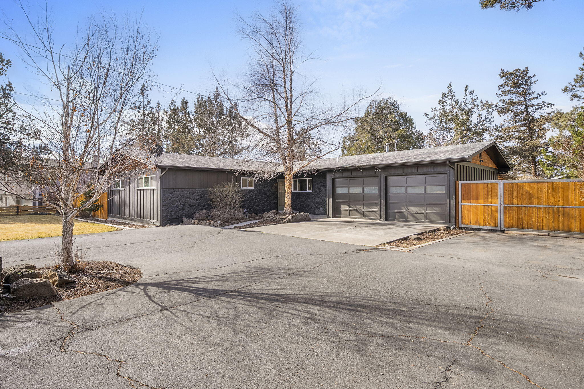 1199 SW Canyon Drive