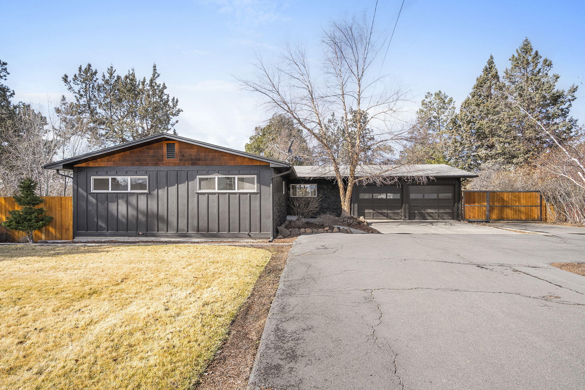 1199 SW Canyon Drive