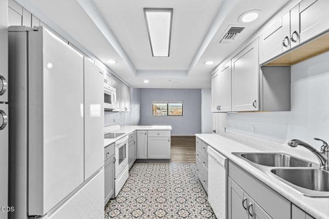 Tiny photo for 115 Rogue River Highway #APT 302, Grants Pass, OR 97527 (MLS # 220223681)