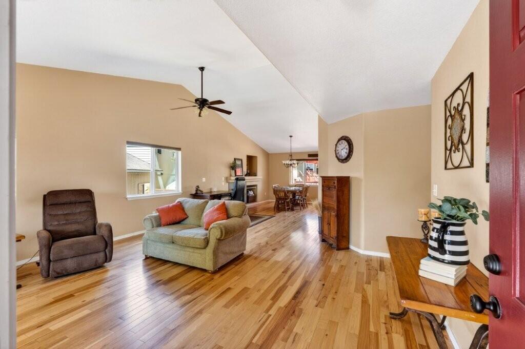 2144 SW 37th Street