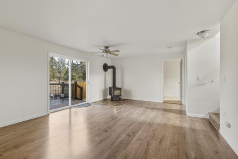 Tiny photo for 6225 NW Euston Court, Redmond, OR 97756 (MLS # 220211651)