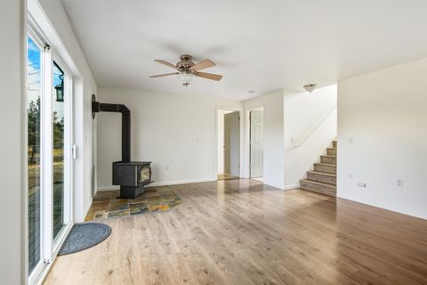 Tiny photo for 6225 NW Euston Court, Redmond, OR 97756 (MLS # 220211651)