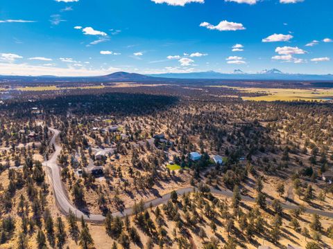 Tiny photo for 6225 NW Euston Court, Redmond, OR 97756 (MLS # 220211651)