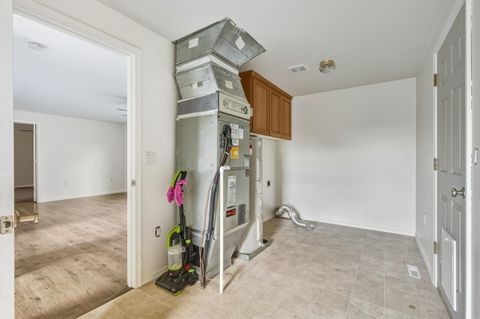 Tiny photo for 6225 NW Euston Court, Redmond, OR 97756 (MLS # 220211651)