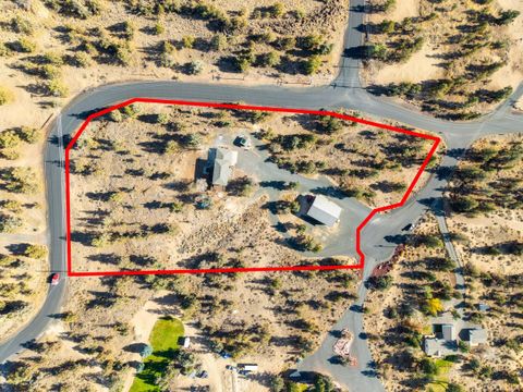 Tiny photo for 6225 NW Euston Court, Redmond, OR 97756 (MLS # 220211651)