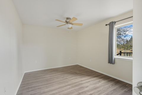 Tiny photo for 6225 NW Euston Court, Redmond, OR 97756 (MLS # 220211651)