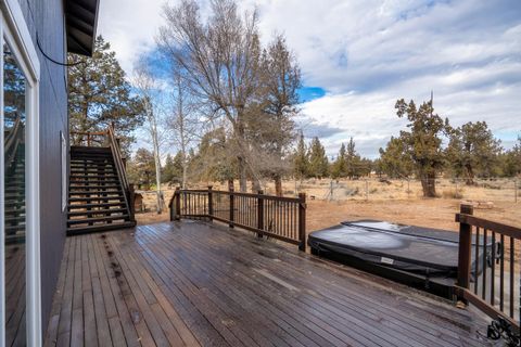 Tiny photo for 6225 NW Euston Court, Redmond, OR 97756 (MLS # 220211651)