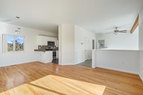 Tiny photo for 6225 NW Euston Court, Redmond, OR 97756 (MLS # 220211651)