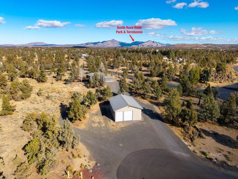 Tiny photo for 6225 NW Euston Court, Redmond, OR 97756 (MLS # 220211651)