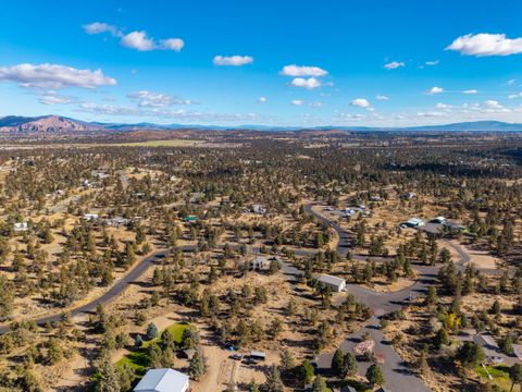 Tiny photo for 6225 NW Euston Court, Redmond, OR 97756 (MLS # 220211651)