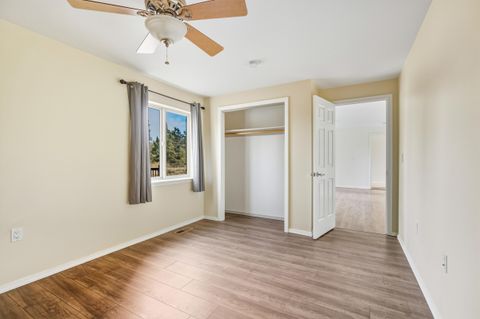 Tiny photo for 6225 NW Euston Court, Redmond, OR 97756 (MLS # 220211651)