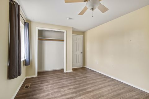 Tiny photo for 6225 NW Euston Court, Redmond, OR 97756 (MLS # 220211651)