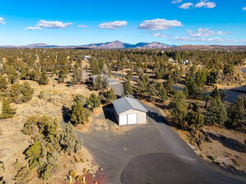 Tiny photo for 6225 NW Euston Court, Redmond, OR 97756 (MLS # 220211651)