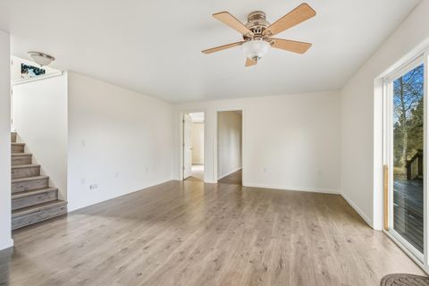 Tiny photo for 6225 NW Euston Court, Redmond, OR 97756 (MLS # 220211651)