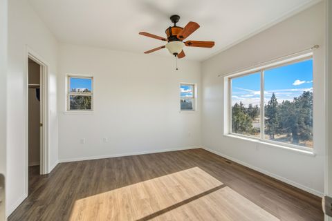 Tiny photo for 6225 NW Euston Court, Redmond, OR 97756 (MLS # 220211651)