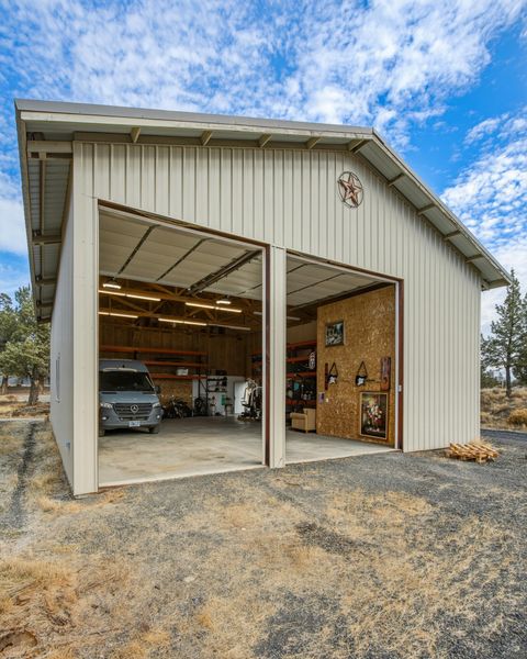 Tiny photo for 6225 NW Euston Court, Redmond, OR 97756 (MLS # 220211651)