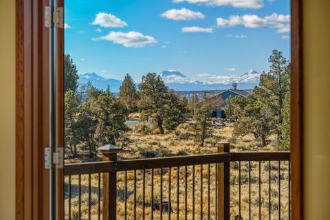 Tiny photo for 6225 NW Euston Court, Redmond, OR 97756 (MLS # 220211651)