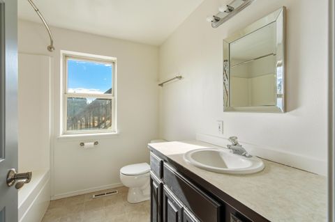 Tiny photo for 6225 NW Euston Court, Redmond, OR 97756 (MLS # 220211651)