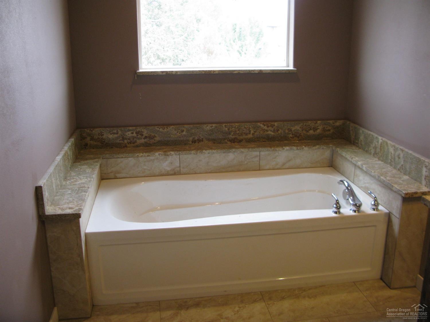 Ni Lah Sha Village - Residential