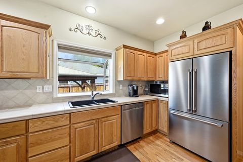 Tiny photo for 209 SE Soft Tail Drive, Bend, OR 97702 (MLS # 220219611)