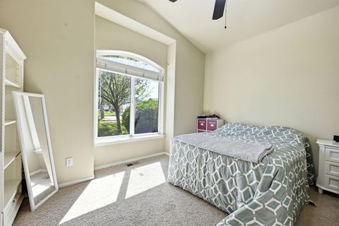 Tiny photo for 209 SE Soft Tail Drive, Bend, OR 97702 (MLS # 220219611)