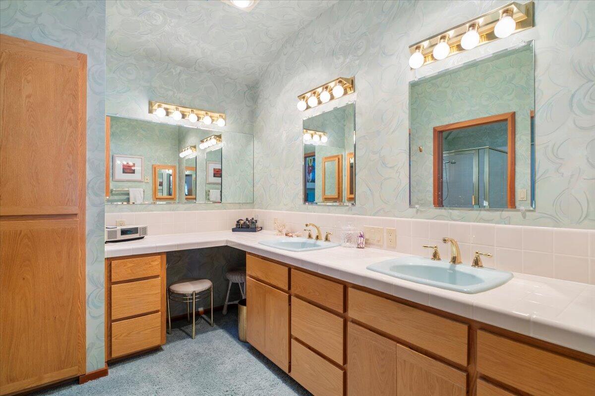 Fairway Crest Village - Residential