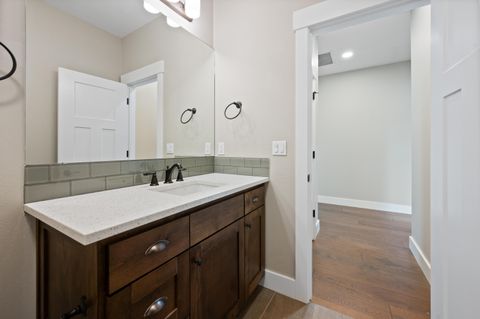 Tiny photo for 291 Sun Vista Drive, Redmond, OR 97756 (MLS # 220212201)