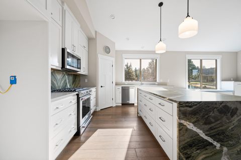 Tiny photo for 291 Sun Vista Drive, Redmond, OR 97756 (MLS # 220212201)